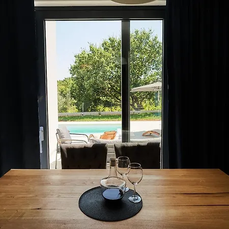 Martin Noel 빌라 *